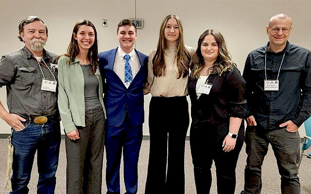 Henderson biology students, faculty present research at state event